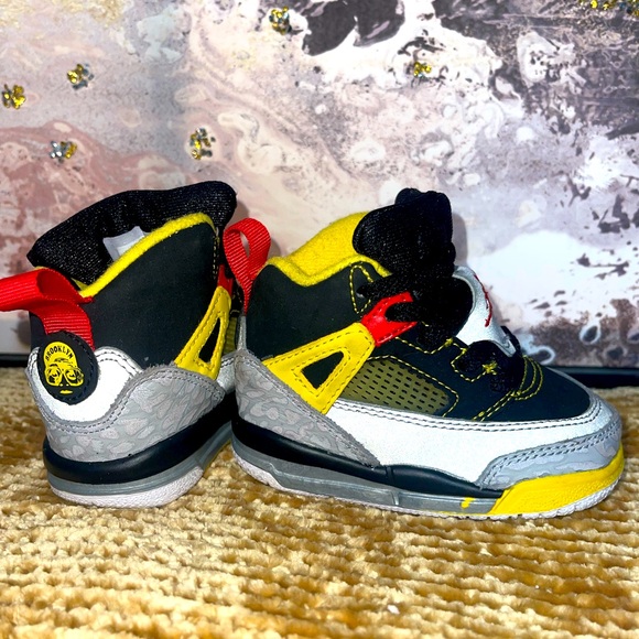jordan spizike black yellow